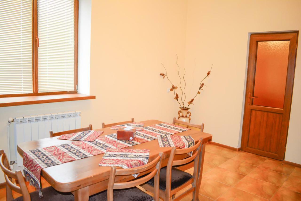 Guest House Nataly Yeghegnadzor Exterior foto